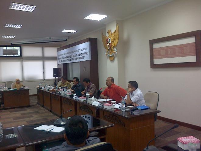 Pemateri dalam Rakor Kehumasan DPRD Sumbar, Hidayat, Sawir Pribadi, Yuslim, Arkadius Dt Intan Bano d