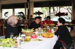Ketua DPD PDIP Sumbar, Alex Indra Lukman makan siang bersama Ketua Umum DPP PDIP, Megawati Sukarno P