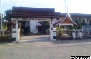 Gedung SMKN 6 Padang di Jl Suliki No 1, Padang. Sekolah ini merupakan salah satu sekolah yang ditunjuk melaksanakan UN secara online. Karena keterbatasan sarana prasarana, sekolah kejuruan ini menolak melakukan ujian berbasis komputer itu. (veri/valoranew