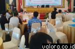 Peserta Discussion Forum kerjasama Komisi Informasi Sumbar dengan KPMM, Senin (1/6/2015) di auditorium gubernuran Sumbar, tengah mendengarkan sambutan dari Ketua KI Sumbar, Syamsu Rizal. (istimewa)