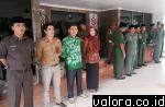 Komisioner KPU Sijunjung, saat menghadiri sebuah acara di kantor bupati, 25 Mei 2015. (istimewa)