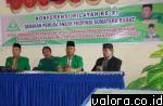 Korwil Sumatera PP GP Ansor, Rahmat Hidayat Pulungan, Sekretaris Jenderal Pimpinan Pusat Gerakan Pemuda Ansor (PP GP Ansor) Dr. Muhammad Aqil Irham, Ketua PW GP Ansor Sumatera Barat Rusli Intan Sati, Wakil Ketua PWNU Sumbar Suardiwan saat memberikan keter