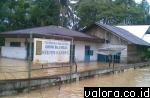 Banjir menghantam sejumlah daerah di Pessel 2011 lalu hingga merendam setengah bagian dari bangunan. (istimewa)