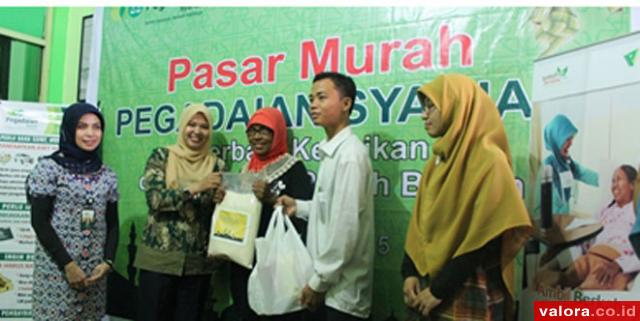 Pelaksanaan Kegiatan Pasar Murah yang diadakan PT. Pegadaian (Persero) kerjasama dengan Dompet Dhuafa Singgalang. Harga sembako yang dijual tiga kali lebih murah dibanding harga pasaran, sangat membantu kebutuhan para masyarakat yang kurang mampu. (istime