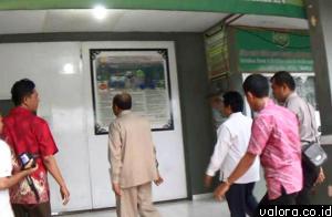 Mantan Ketua DPRD Padangpariaman, Eri Zulfian bersama dua pimpinan DPRD lainnya, tengah menuju LP Pariaman, menjalani masa penahanan dalam dugaan kasus bon fiktif biaya makan dan minum. (foto fb eri jabrix)