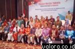 Ketua KI Pusat, Abdul Hamid Dipopramono foto bersama dengan para ketua KI se-Indonesia saat Rapat Kerja Teknis (Rakernis) KI, Jumat (21/8/205) di Hotel Atria Tanggerang. (istimewa)