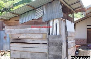 Salah satu rumah tak layak huni yang menjadi target Komunitas Facebook Peduli untuk diberi bantuan bedah rumah (humas)