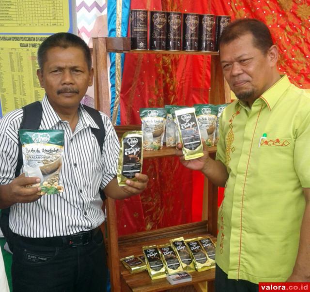 Produk IKM dan UMKM di Limapuluh Kota, yang ditampilkan di Alek nagari Pekan Budaya dalam rangka HUT daerah itu, Selasa (12/4/2014). (istimewa)