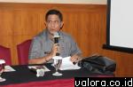 Sekretaris DPRD Padang, Ali Basyar ikut memberikan pertanyaan pada kegiatan bimbingan teknis (Bimtek) yang dikerjasamakan dengan LPPM Universitas Krisnadwipayana, Jakarta. Kehadiran sekretariat dalam kegiatan Bimtek ini, dalam rangka menunjang Tupoksi ang