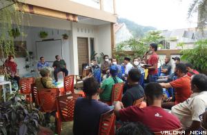 FMIPA Unand, menggelar FGD bertemakan 'Membangun Sinergi FMIPA Unand dengan komunitas peternak unggas, ikan dan penggiat maggot dalam penyediaan pakan mandiri di masa pandemi Covid19,' Sabtu (4/9/2021) di Rumah Maggot Sumbar (Minagot Sumbar). (istimewa)