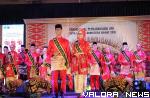 Uda dan Uni Solok Selatan Alfajri Prinanda dan Elsa Rahmatillah pada ajang pemilihan Uda-Uni Sumatra Barat, Jumat malam di Padang. (humas)