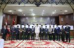 Wali Kota Bukittiggi, Erman Safar bersama Marfendi (Wawako), foto bersama dengan pimpinan dan anggota DPRD serta Forkopimda usai paripurna istimewa tentang Hari Jadi Kota ke-237 Tahun 2021, Rabu.  (hamriadi)