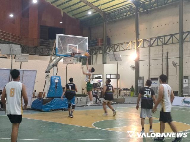 Suasana Pertandingan Andromeda Challenge 3x3 Season II di GOR HBT Padang, Sabtu (29/1/2022). (veby riki yanto)
