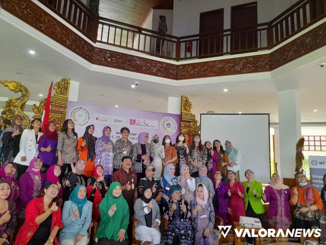 Anggota Fraksi PKS DPR RI, Hj Nevi Zuairina foto bersama dengan anggota Kaukus Perempuan Parlemen Republik Indonesia (KPP RI) yang menuntaskan program kerja bersama Westminister Foundation for Democracy (WFD) dan Jala Storia, di Bali, baru-baru ini.