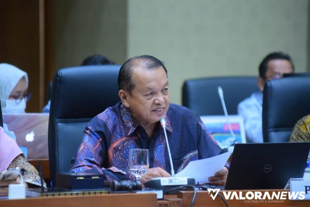Anggota Komisi IX DPR RI, Suir Syam memimpin audiensi Komisi IX DPR RI dengan Komisi Nasional Pengendalian Tembakau, di Gedung Nusantara II, Senayan, Jakarta, Senin. (humas)
