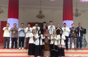 Gubernur Sumatera Barat, Mahyeldi foto bersama dengan pengurus wilayah PII Sumatera Barat di istana gubernuran, Senin pagi. (istimewa)