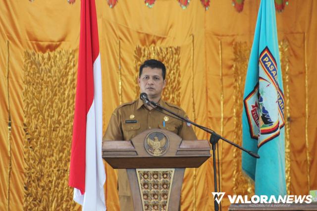 Sekda Pasbar, Hendra Putra membuka sosialisasi Taspen Save pada Aparatur Sipil Negara (ASN) di lingkup Pemkab Pasbar, di aula kantor bupati, Senin. (robi chandra)