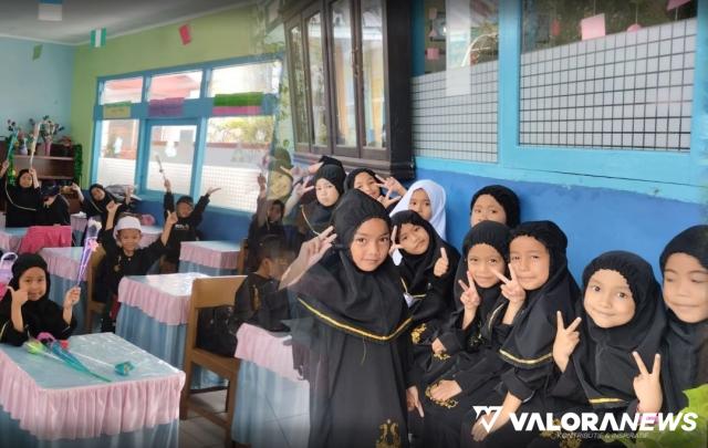 Pelajar SD di Kota Bukittinggi, dibekali dengan muatan lokal berupa BAM, Aqidah Akhlak, Fiqih, Bahasa Arab dan sejarah Islam. (humas)