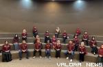 Ketua DPW HIPAPI Sumatera Barat, Wilda Qudsi Mirawati foto bersama dengan pengurus dan 19 orang anggota baru HIPAPI Sumbar, di Youth Center Kota Padang, Rabu (8/2/2023). (istimewa)
