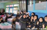 Pelajar SD di Kota Bukittinggi, dibekali dengan muatan lokal berupa BAM, Aqidah Akhlak, Fiqih, Bahasa Arab dan sejarah Islam. (humas)