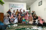 Plt Direktur A Yani Women and Children Clinic, dr Winanda MARS berfoto bersama dengan peserta kegiatan Sharing dan Hearing di Rumah Singgah Pasien IZI, Sabtu (25/2/2023). (veri rikiyanto)