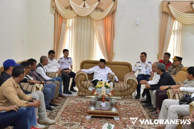 Bupati Agam, Andri Warman menerima audiensi Ketua Pelaksana XOG3 2023, Erwin Umar yang melaporkan rencana kegiatan itu di mess Pemkab Agam, Belakang Balok, Bukittinggi, Rabu. (humas)
