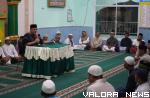 Wakil Gubernur Riau, Edy Natar memberikan sambutan pada kegiatan GSSB Pemprov Riau di Masjid Baitul Hamdi, Jl Teluk Leok PT RGM, Kelurahan Limbungan, Kecamatan Rumbai Pesisir, Pekanbaru, Sabtu pagi. (humas)