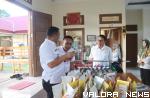Pj Bupati Kepulauan Mentawai, Fernando J Simanjuntak saat kunjungi Dinas Koperasi, Perindustrian dan Perdagangan Mentawai dan Craft Center Kepulauan Mentawai, Rabu. (daniwarti)