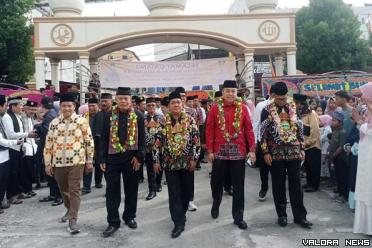 Plt Asisten III Bidang Administrasi Umum Setdako Pekanbaru,k Syoffaizal, hadiri pelantikan dan pengukuhan DPW II Riau Kepri dan DPC Sulit Air Sepakat (SAS), serta Tabligh Akbar bersama Ustad H. Ed Fauzan Ofratos di Masjid Gunung Merah SAS Pekanbaru. (huma