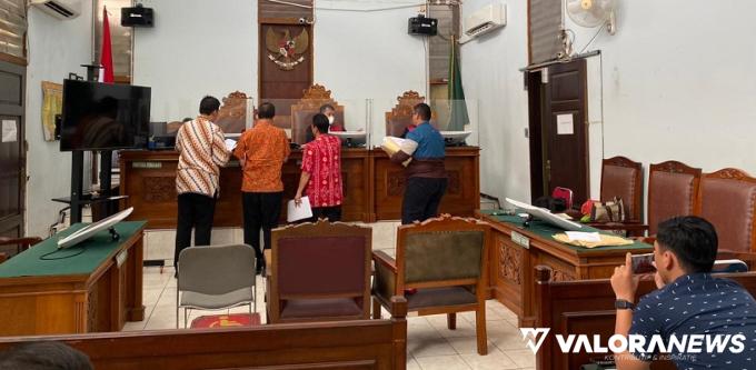 Suasana persidangan di PN Jakarta Selatan terkait gugatan PT Marino Mining International (MMI) terhadap putusan majelis arbiter pada Badan Arbitrase Nasional Indonesia (BANI) nomor 45101/XII/ARB-BANI/2022 tanggal 10 Mei 2023 perihal wanprestasi MMI, Selas