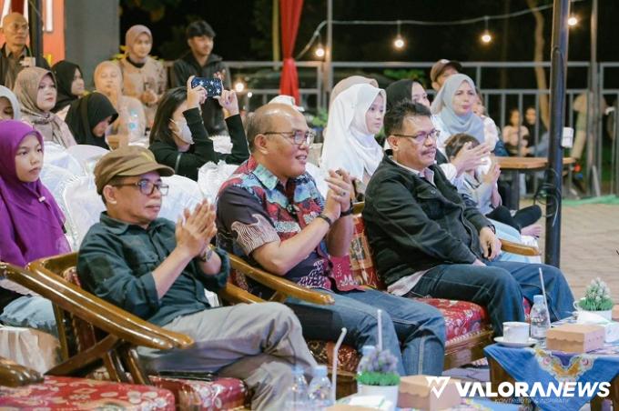 Ketua DPRD Sumbar, Supardi menutup kegiatan Pentas Seni Anak Nagari di Kabupaten Limapuluh Kota Koto, Sabtu malam. (humas)