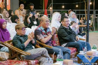 Ketua DPRD Sumbar, Supardi menutup kegiatan Pentas Seni Anak Nagari di Kabupaten Limapuluh Kota Koto, Sabtu malam. (humas)