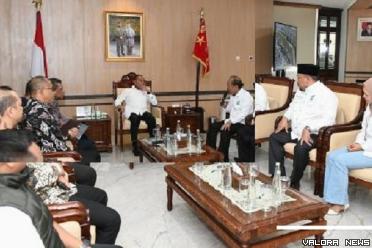Gubernur Sumut, Edy Rahmayadi saat menerima jajaran pengurus PKB Sumut di ruang kerjanya, Lantai 10 Kantor Gubernur Sumut, Jalan Diponegoro Nomor 30, Medan, Kamis.