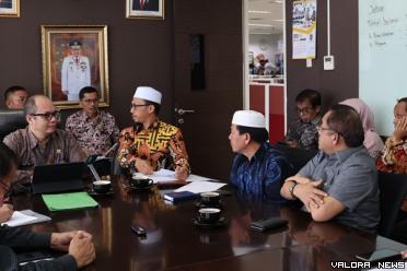 Wakil Ketua DPRD Sumbar, Irsyad Syafar pimpin rombongan Banggar DPRD Sumbar konsultasi tentang pembahasan KUA-PPAS Sumbar tahun 2024 bersama Kasubdid Perencanaan Anggaran Wilayah Satu Kemendagri, Fernando Siagian di Jakarta, Jumat.  (humas)