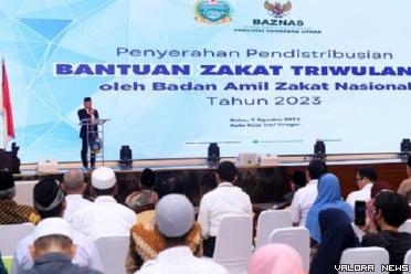 Gubernur Sumut, Edy Rahmayadi memberikan arahan pada Penyerahan Pendistribusian Bantuan Zakat Triwulan II 2023 oleh Baznas Sumut, di Aula Raja Inal Siregar Kantor Gubernur, Rabu (9/8/2023). (humas)