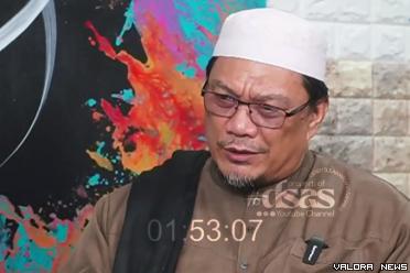 Tangkapan layar Ust Yahya Waloni saat tampil dalam dialog bersama Ust Deri Sulaiman di Acara Ngopi (ngobrol perkara iman).