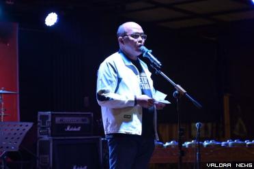 Ketua DPRD Sumbar, Supardi saat membuka Payakumbuh Poetry Festival (PPF) 2023 di Agamjua Art and Culture Cafe, Payakumbuh, Rabu malam. (humas)
