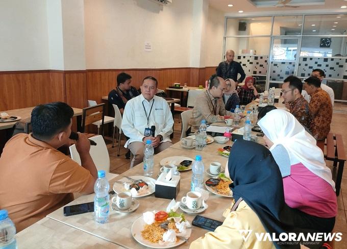Kepala Perwakilan BI Sumbar, Endang Kurnia Saputra paparkan rencana gelaran Sumatera Barat Creative Economy Festival (Sumbar Creatifest) tahun 2023 di Padang, Selasa pagi. (veri rikiyanto)