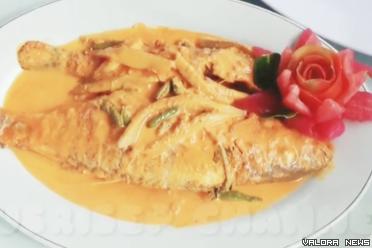 Gulai Ambacang Ikan Karang, kuliner khas Mandeh Kecamatan Koto XI Tarusan, Kabupaten Pesisir Selatan, Sumatera Barat. Foto: tusrisep