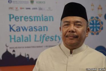 Sekdaprov Sumatera Barat, Hansastri saat penetapan Mesjid Raya Sumbar sebagai KHL, di Padang, Sabtu siang. (humas)