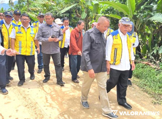 Menteri PUPR Basuki Hadimuljono, mengunjungi Kabupaten Pessel, pasca bencana banjir dan longsor di daerah tersebut. Dalam kunjungan kerja Senin 13 Maret 2024, Menteri Basuki didampingi Gubernur Sumbar Mahyeldi Ansharullah, Bupati Pessel Rusma Yul Anwar