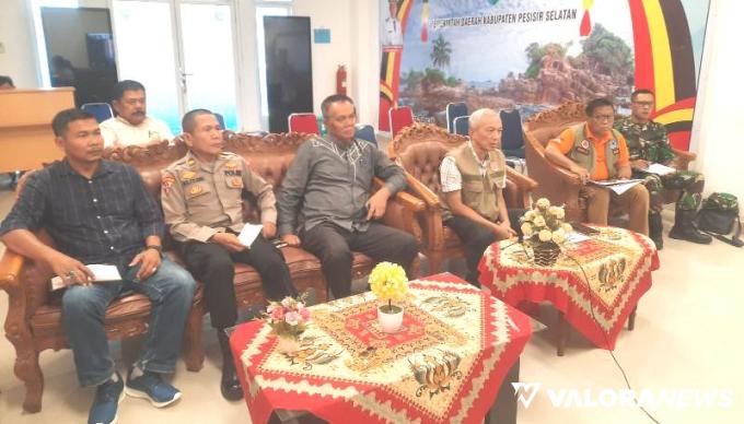 Pemkab Pessel Rakor dengan BNPB via zoom, Jumat (29/03/2024). Dan mengatakan kalau usulan bantuan perumahan korban bencana di daerahnya, disetujui pemerintah pusat. FOTO: Dok Diskominfo Pessel