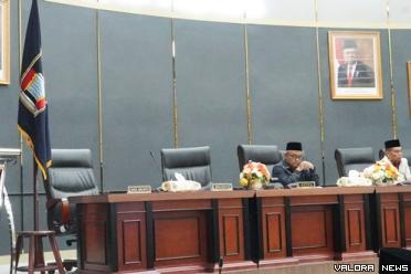 Wako Padang, Hendri Septa sampaikan nota pengantar LKPj Tahun 2023 dalam rapat paripurna DPRD Padang yang dipimpin Wakil Ketua Arnedi Yarmen didampingi Ilham Maulana (Wakil Ketua), Rabu.