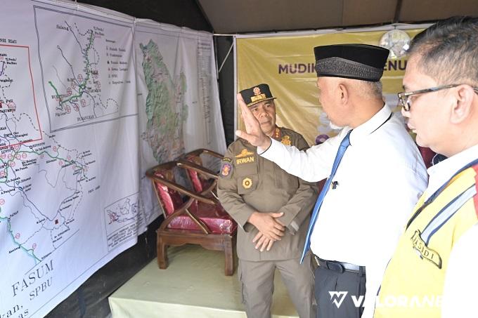 Gubernur Sumbar, Mahyeldi meninjau Posko Terpadu Lebaran Kelok Sembilan dan Posko Tanjung Pati, Kabupaten Limapuluh Kota, Sabtu (13/04/2024). (humas)