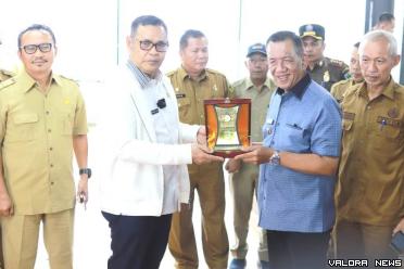 Bupati Pessel Rusma Yul Anwar bersama staf ahli, asisten dan sejumlah Kepala OPD, kunker  ke Kabupaten Solok, Selasa (7/5/2024). FOTO: Dok Diskominfo Pessel