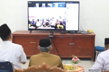 Pemkab Pessel menyapa para jamaah haji asal daerahnya, yang sedang menunaikan rukun Islam kelima di Makkah Al Mukarramah, via zoom meeting. FOTO: Dok Diskominfo Pessel