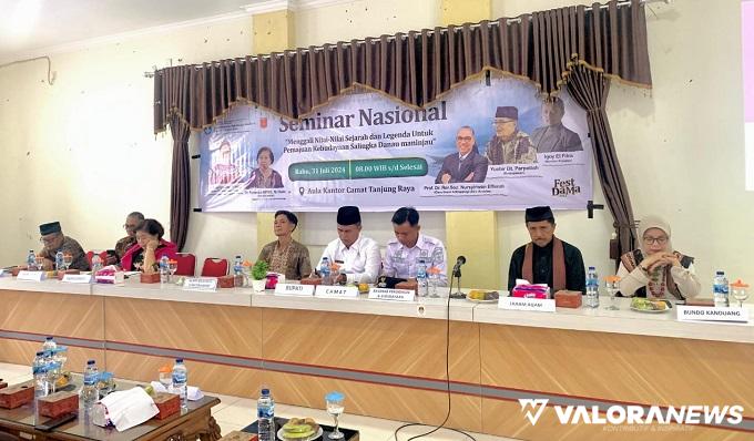 Balai Pelestarian Kebudayaan Sumatera Barat gelar seminar bertajuk &#039;Menggali Nilai-Nilai Sejarah dan Legenda untuk Pemajuan Kebudayaan Salingka Danau Maninjau,&#039; di aula kantor Camat Tanjung Raya, Rabu. (humas)