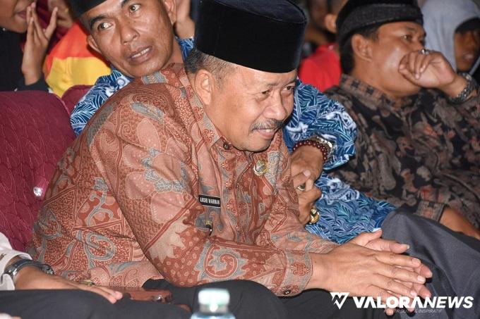 Bupati Agam, Andri Warman saat peresmian Sanggar Seni Jalo Suto Rang Simarasok, di Jorong Simarasok, Kecamatan Baso, Rabu malam. (humas)