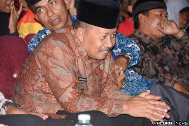 Bupati Agam, Andri Warman saat peresmian Sanggar Seni Jalo Suto Rang Simarasok, di Jorong Simarasok, Kecamatan Baso, Rabu malam. (humas)
