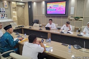 Gubernur Sumbar, Mahyeldi bersama Andre Rosiade (anggota DPR RI) bedialog dengan Dirjen Bina Marga Kementerian PUPR, Rachman Arief Dienaputra di Jakarta, Selasa. (*)